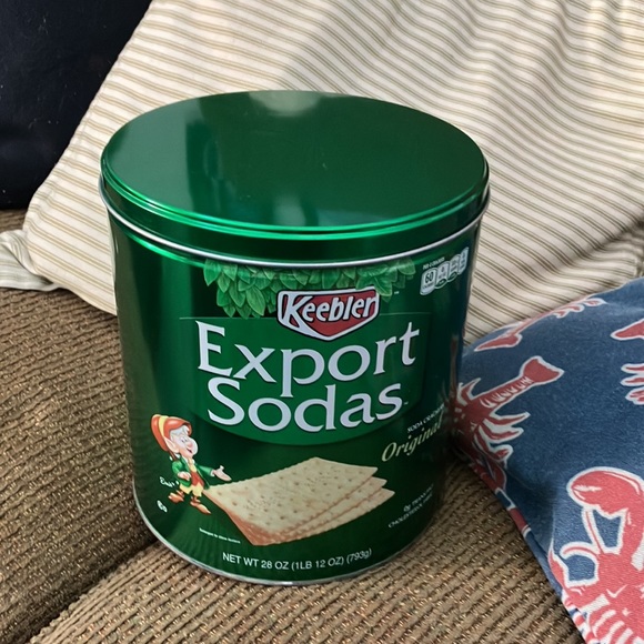 Keebler cracker tin - Picture 4 of 5